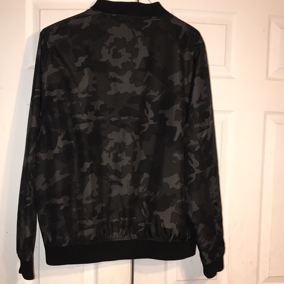 Men’s Marvel Deadpool Camo Jacket - Picture 8 of 9